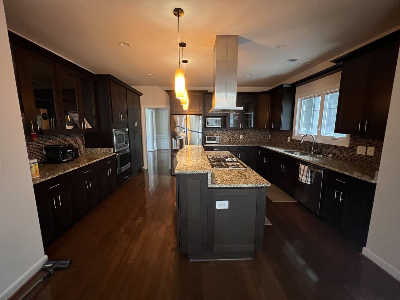 7102 Oriole Avenue - Photo 3 of 6