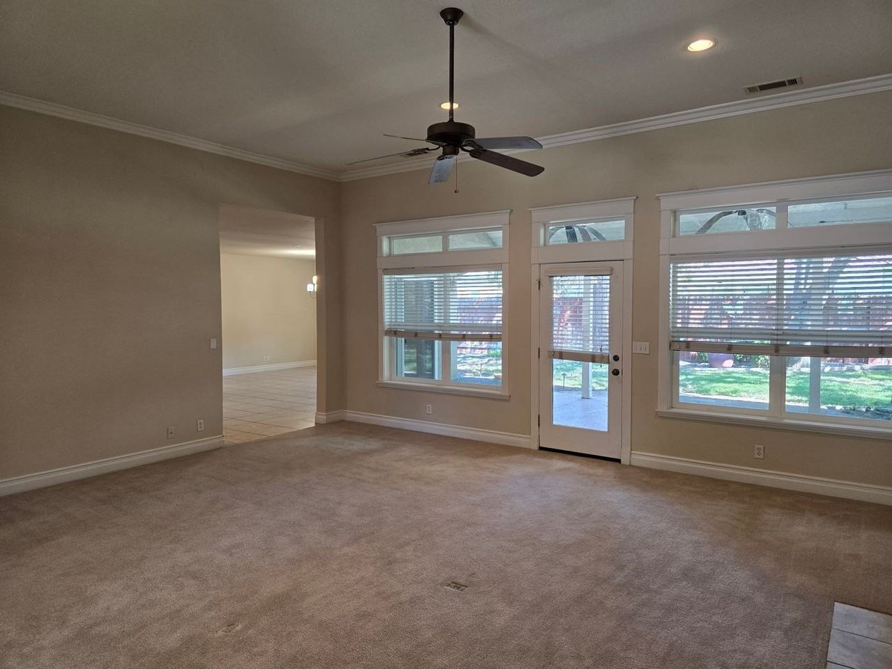 105 Sterling Oaks Dr - Photo 6 of 33