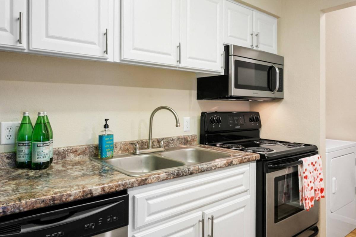 3201 W Ina Rd - Photo 5 of 26
