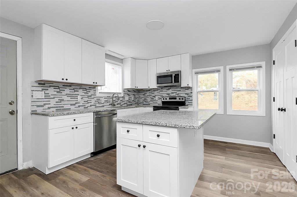 55 Dunn St #1 - Photo 3 of 9