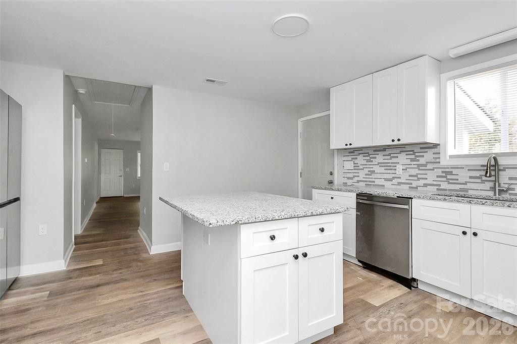 55 Dunn St #1 - Photo 5 of 9