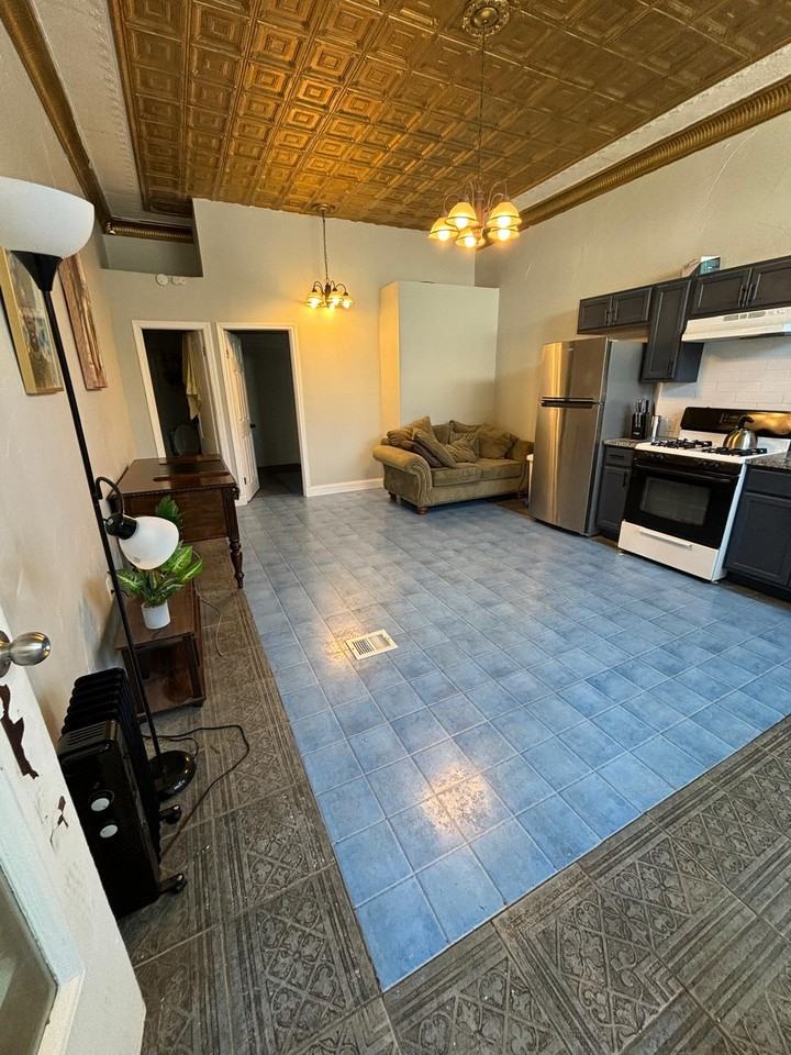 3260 W 105th St #2 - Photo 3 of 15