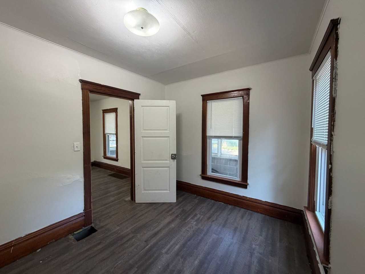 733 Garfield Ave - Photo 4 of 17