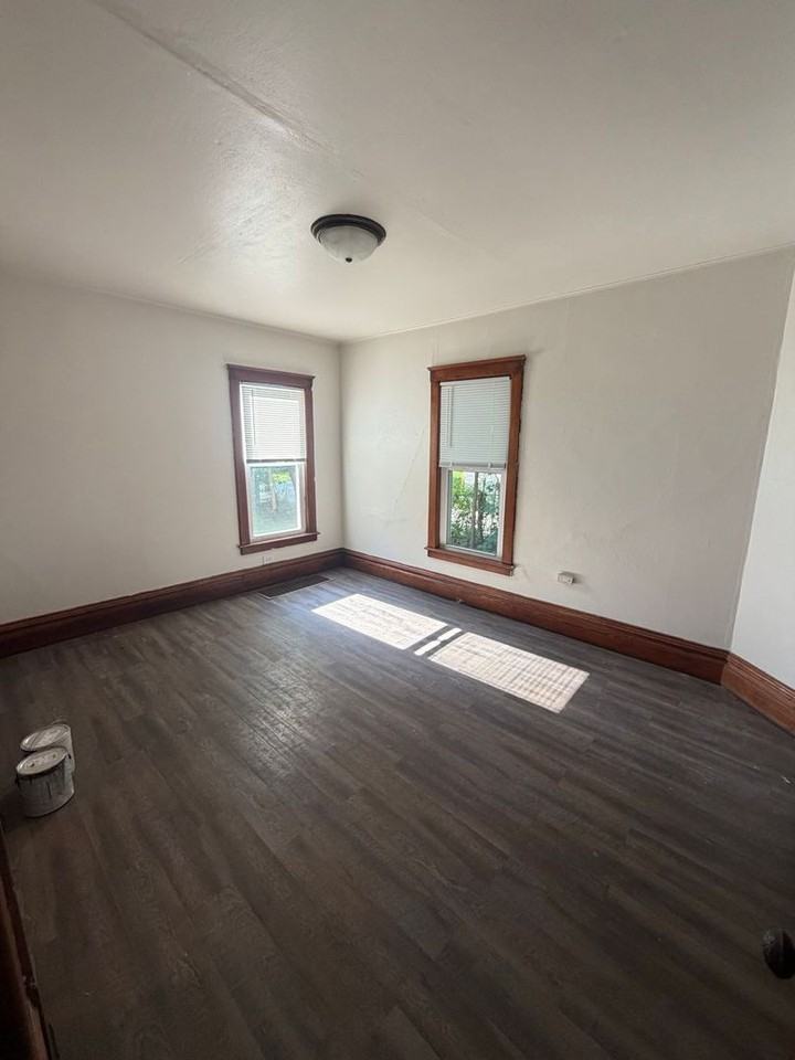 733 Garfield Ave - Photo 6 of 17