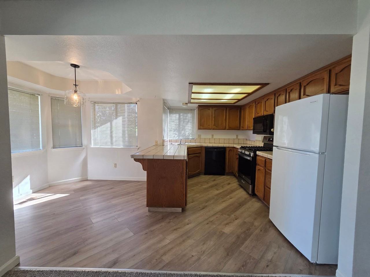 3706 Mount Ashland Ave - Photo 5 of 25