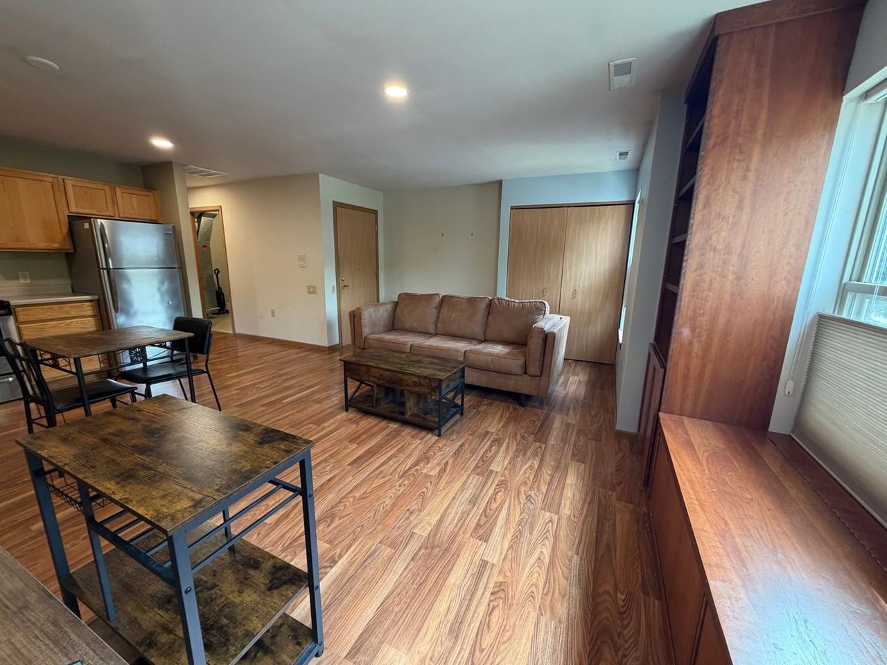 635 E Dayton St - Photo 2 of 15