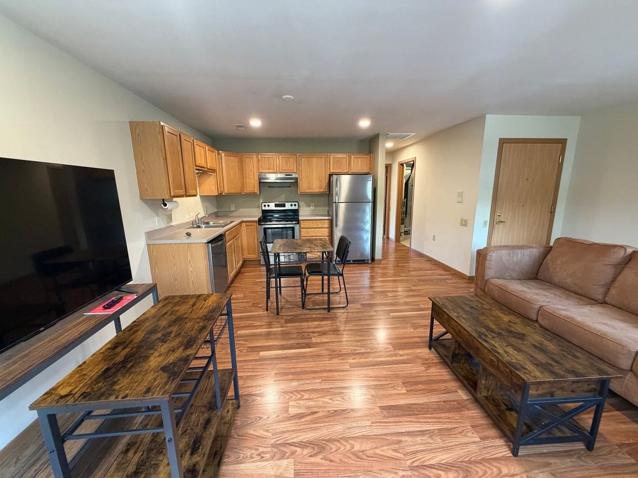 635 E Dayton St - Photo 3 of 15