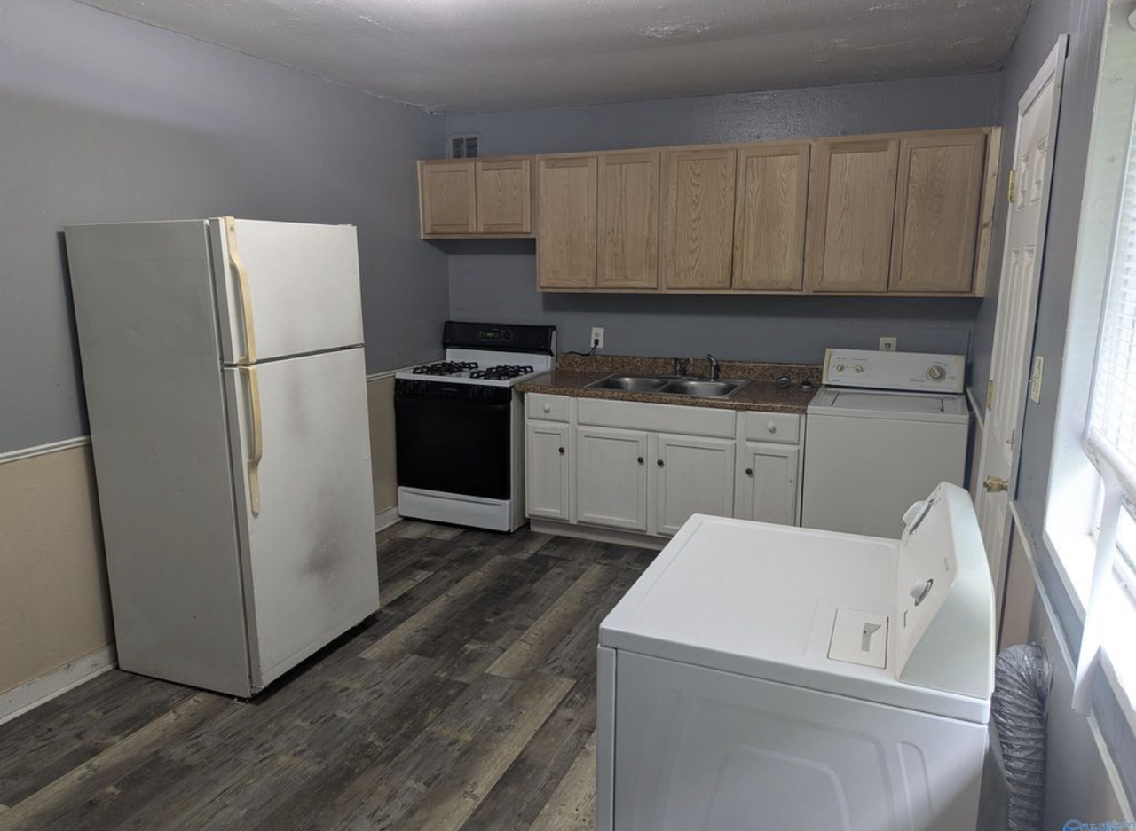 204 Carolyn Ln #1 - Photo 4 of 7