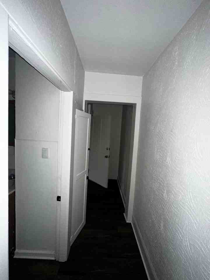 1234 W 6th St #1 - Photo 7 of 12