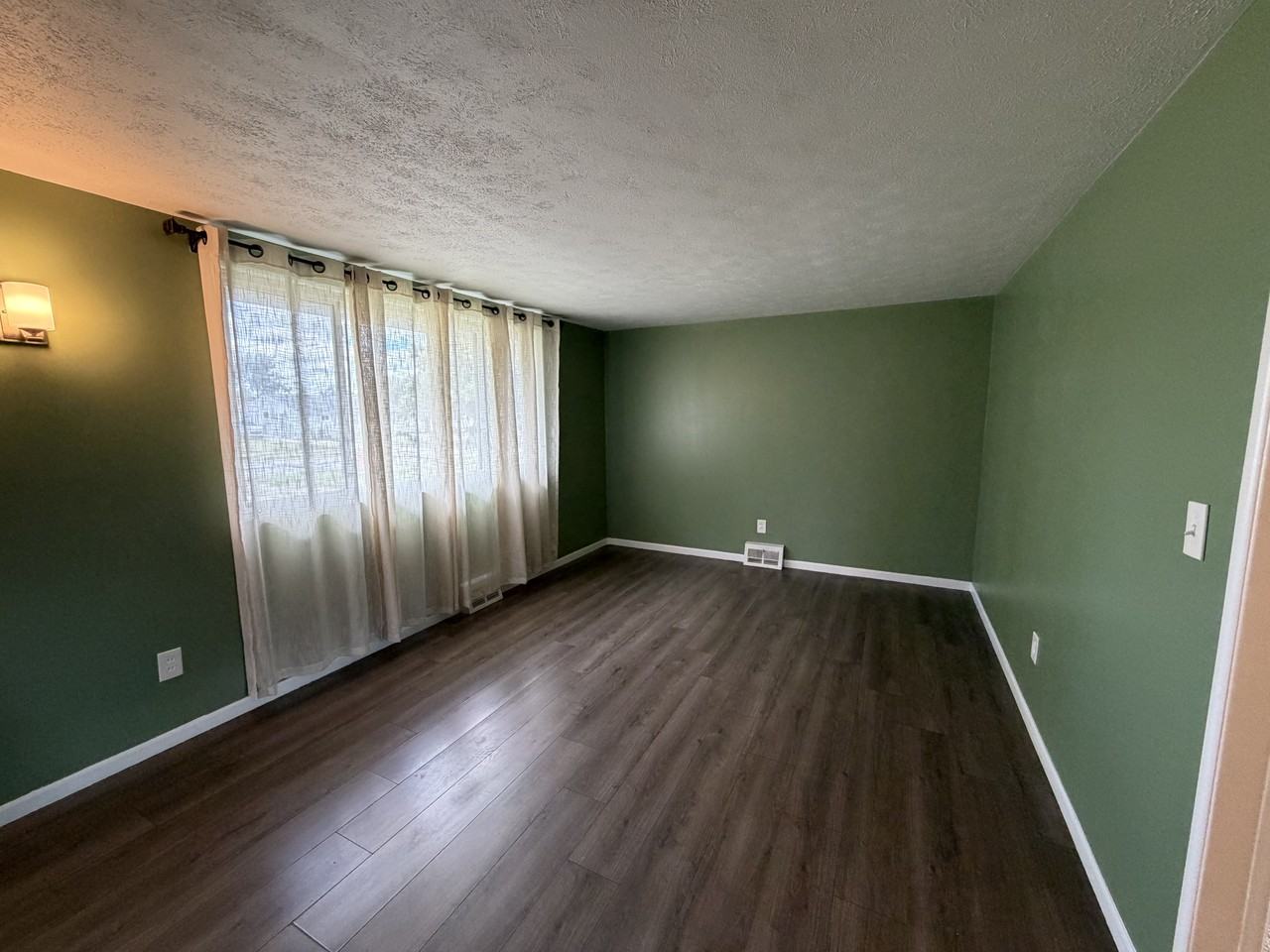 6475 Sandfield Dr #1 - Photo 6 of 26