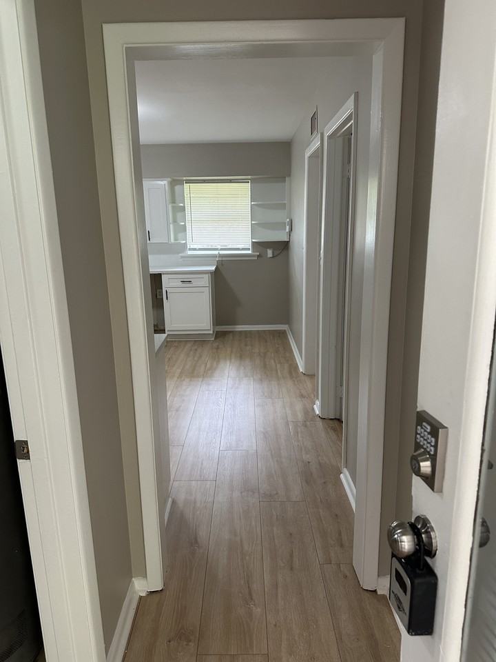 511 Pinehill Rd #1 - Photo 6 of 19