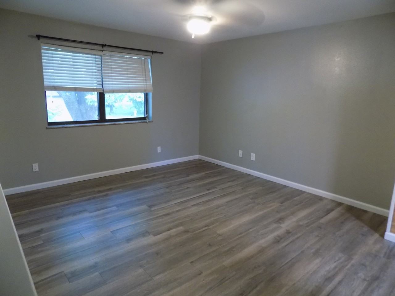 115 Belmont Dr #1 - Photo 5 of 27