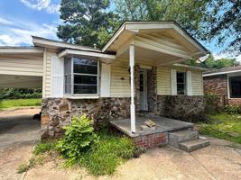 featured image of 2829 Comfort St
