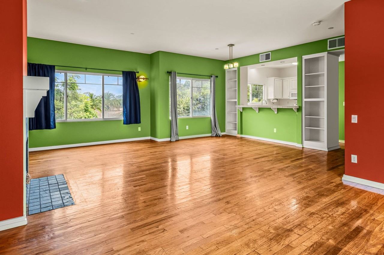 1352 24th St - Photo 3 of 27