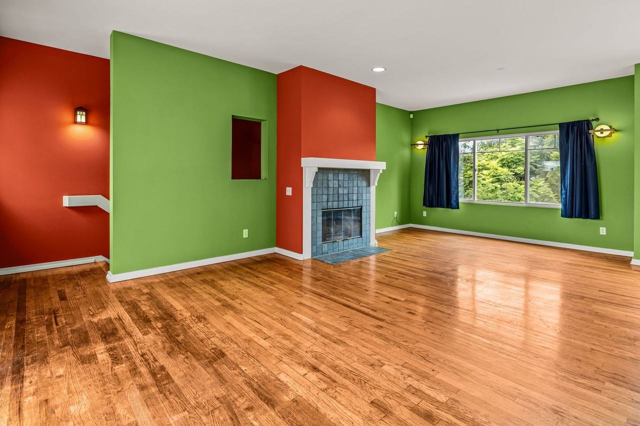 1352 24th St - Photo 4 of 27