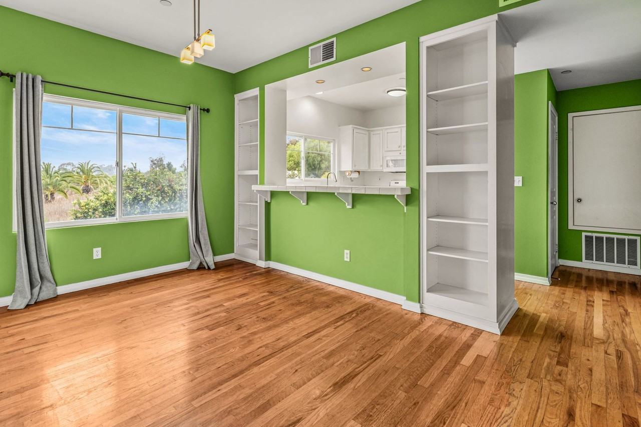 1352 24th St - Photo 7 of 27