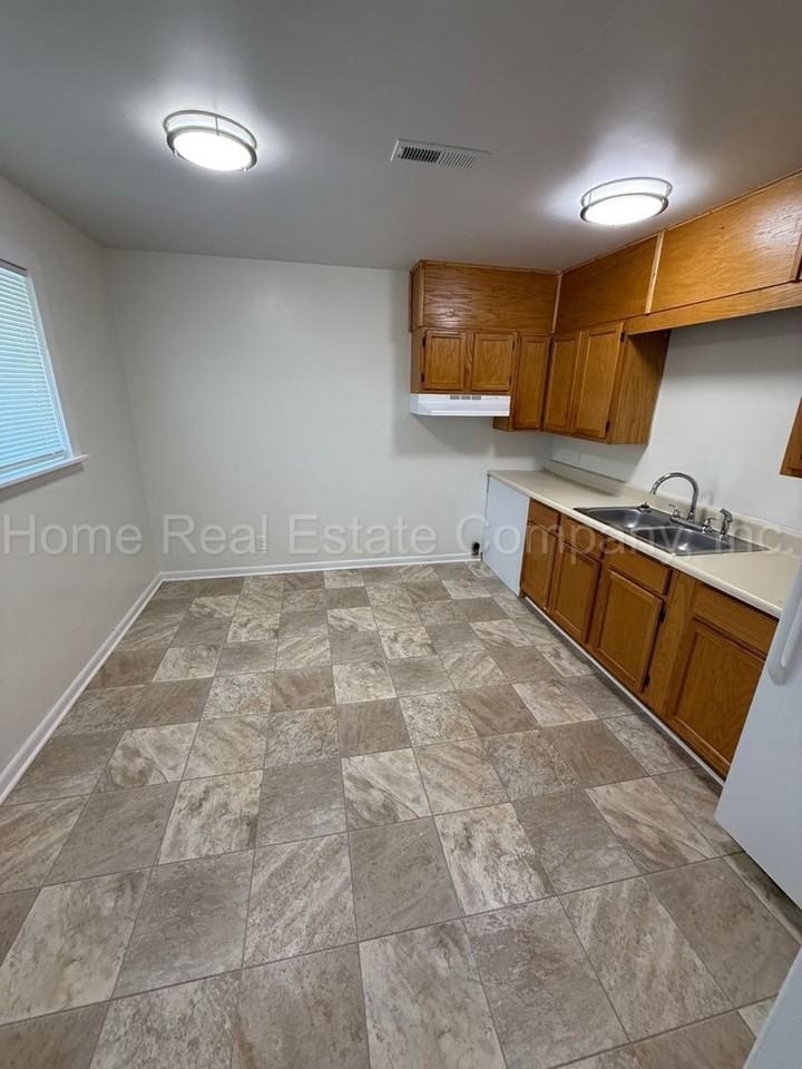 646 Mulberry St - Photo 2 of 5