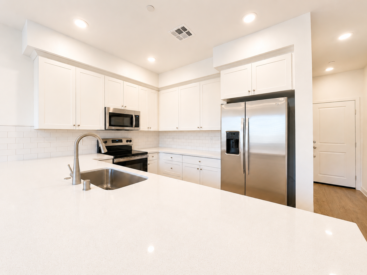 33221 Opal Glass Dr - Photo 5 of 28