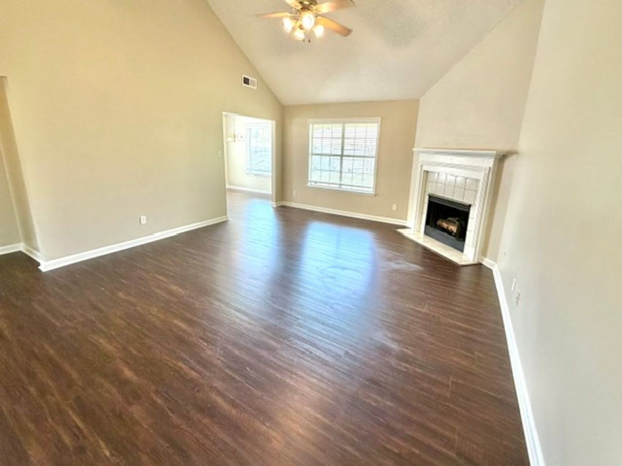 6806 Skylar Mill Ave - Photo 2 of 11