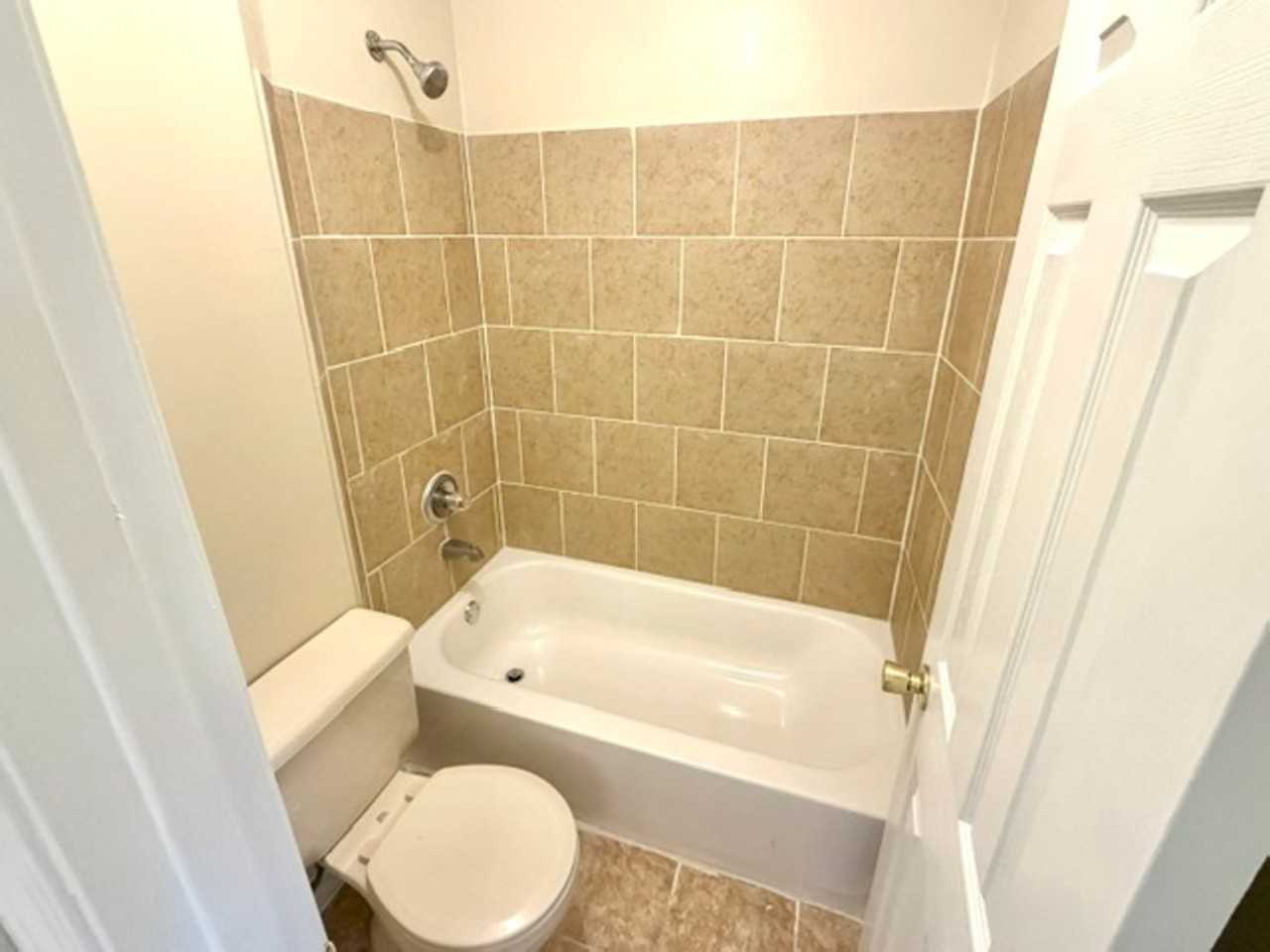 6806 Skylar Mill Ave - Photo 7 of 11