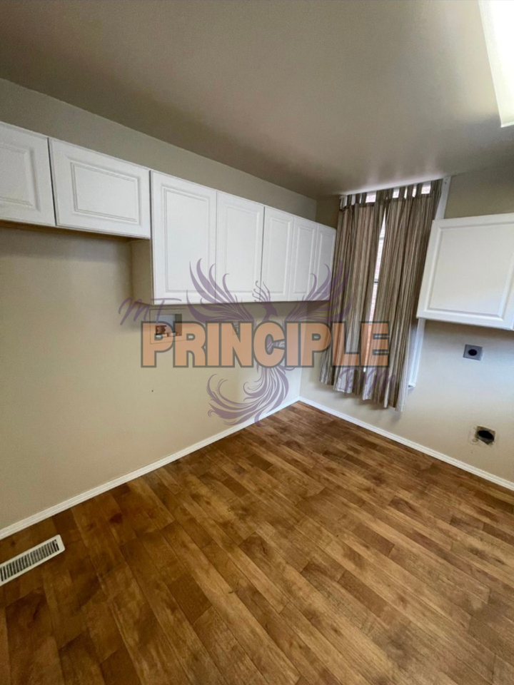 327 N Alabama St - Photo 6 of 48