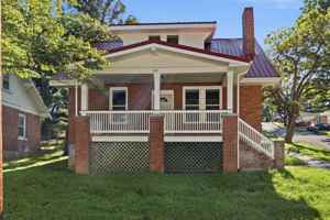 featured image of 221 S Washington Ave
