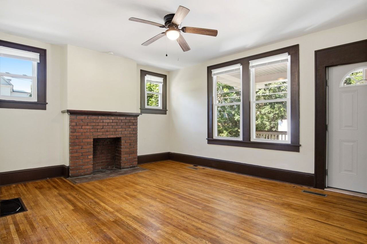 221 S Washington Ave - Photo 2 of 26