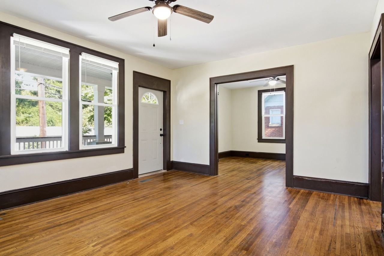 221 S Washington Ave - Photo 3 of 26