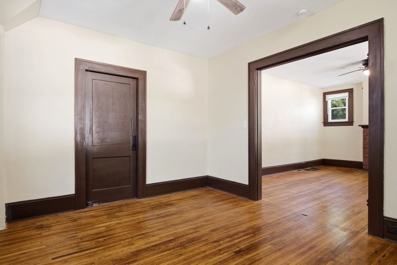 221 S Washington Ave - Photo 5 of 26
