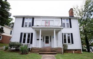 featured image of 405 E 2nd St