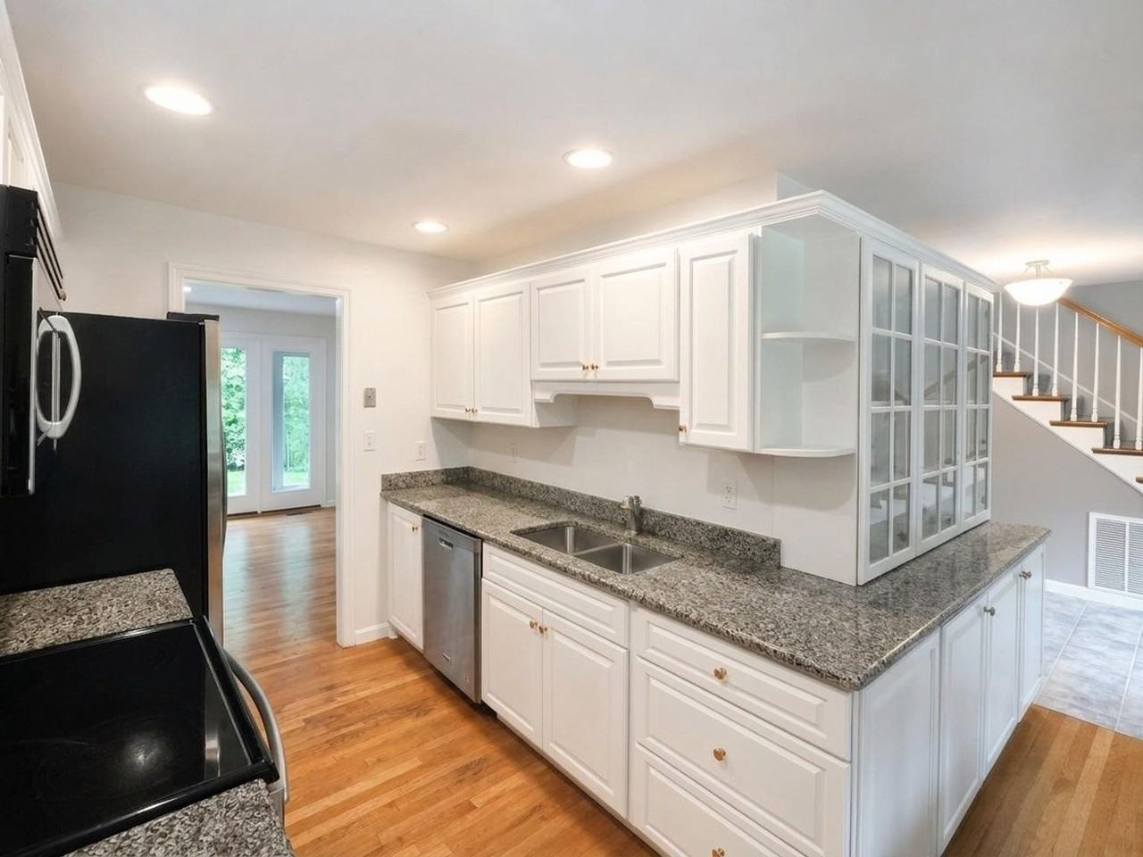 9 Riverview Dr - Photo 7 of 36