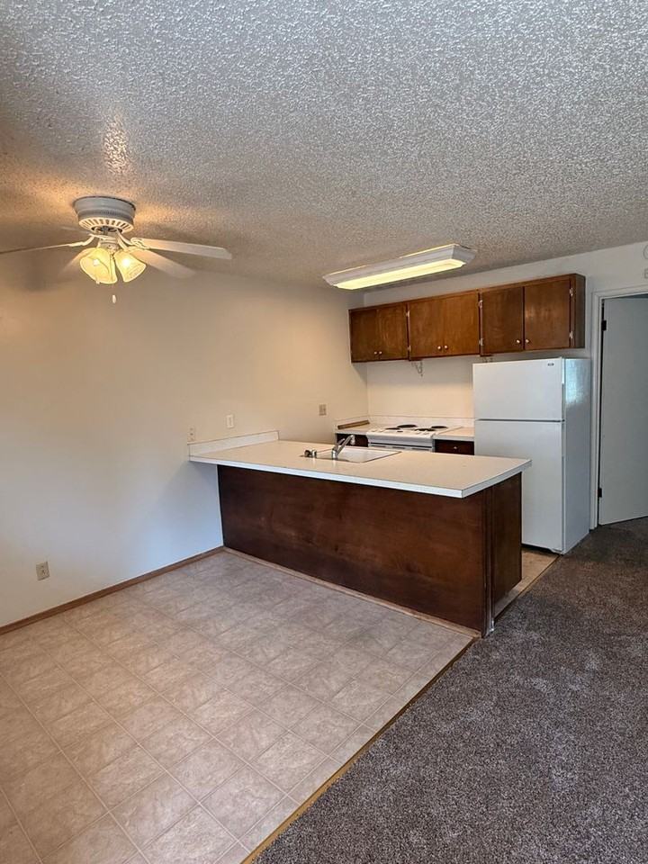 0753 - 216 W Sac - Photo 4 of 7