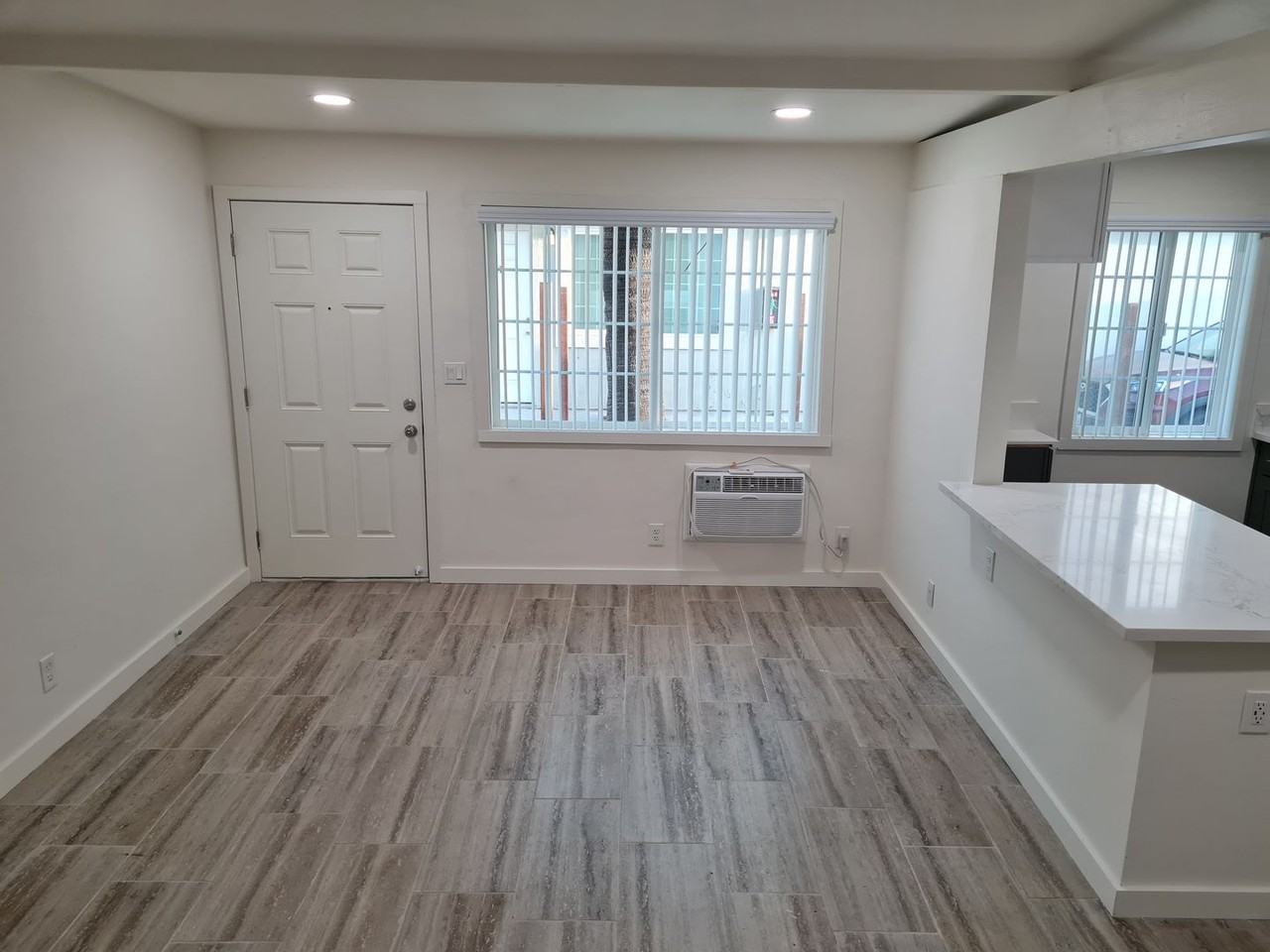 1437 W Almond Ave - Photo 3 of 7