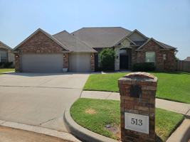 featured image of 513 Summit View Ct