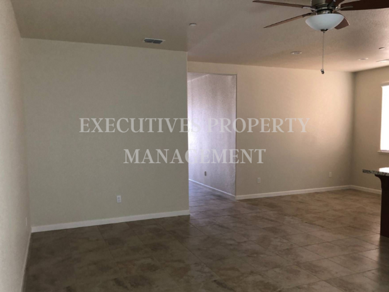 1470 Woodbury Ct - Photo 2 of 15