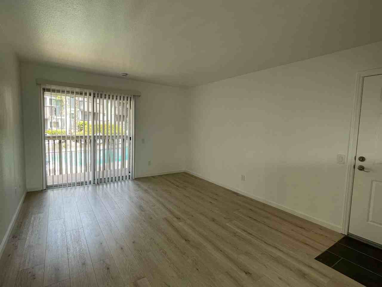 6333 College Grove Way - Photo 5 of 12