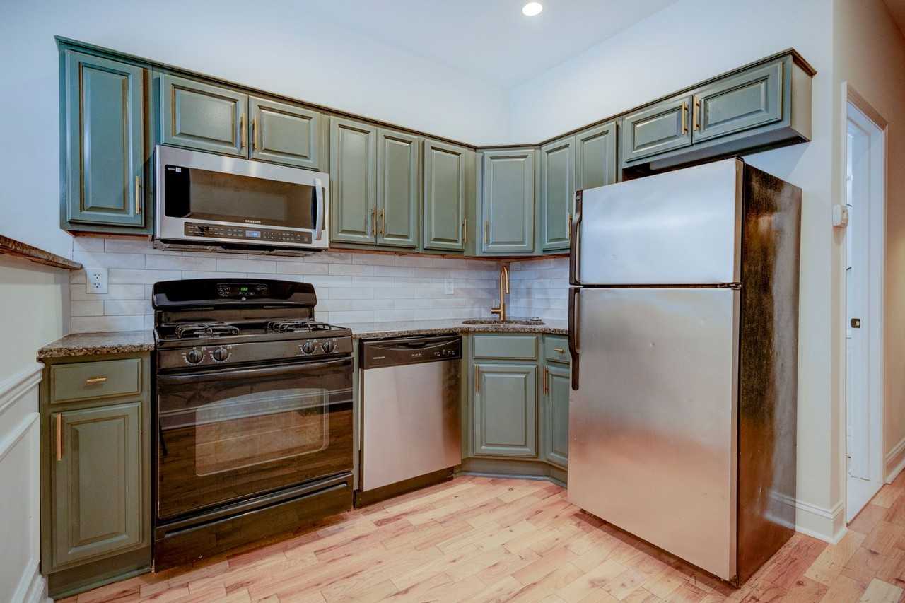 3235 Page St - Photo 5 of 44