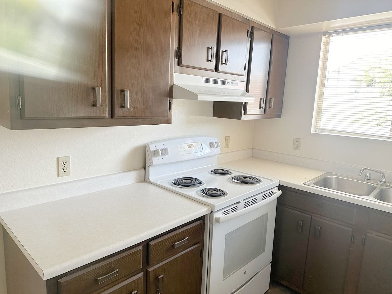 BROOKSIDE - Photo 6 of 9