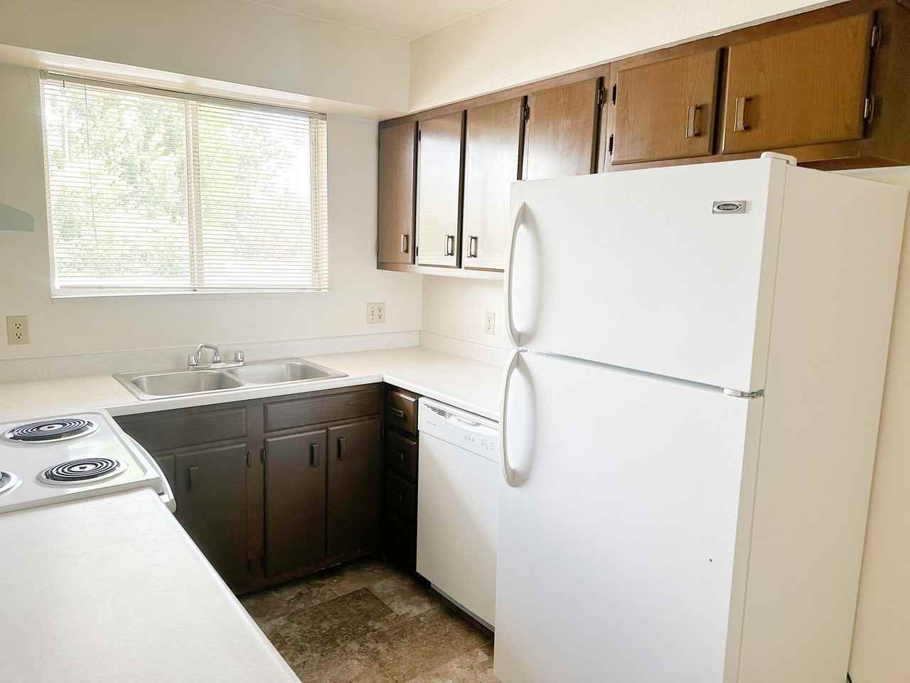 BROOKSIDE - Photo 7 of 9