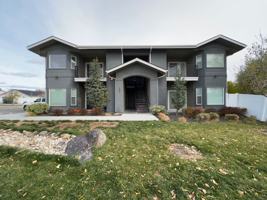 featured image of 801 E Ensolarado St