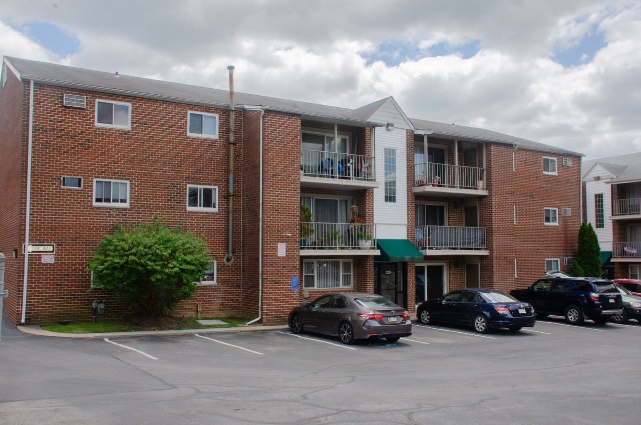 Waverly Apartments - Photo 4 of 5