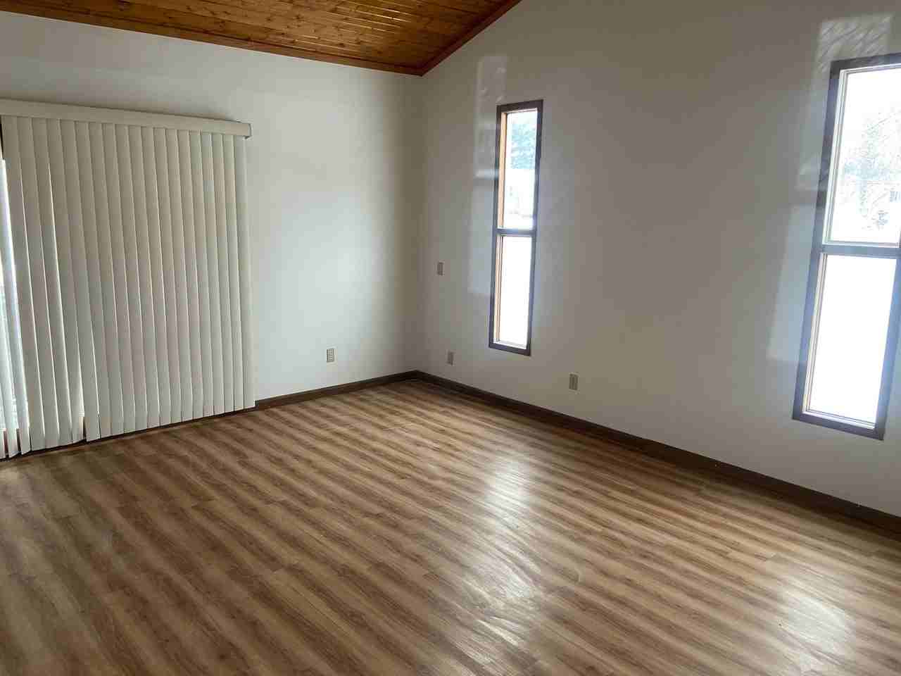 550 10th St - Photo 7 of 7