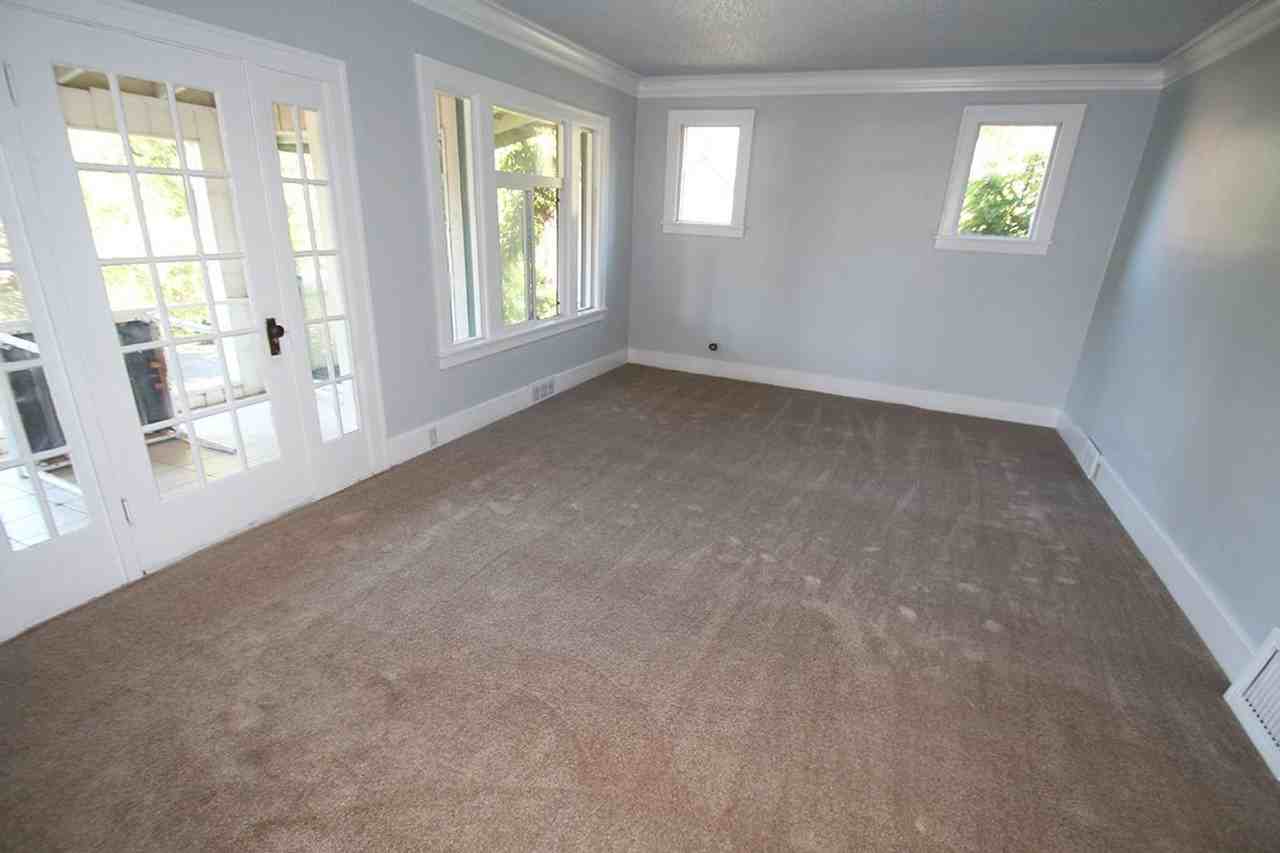 18824 Bothell Way Ne - Photo 3 of 16