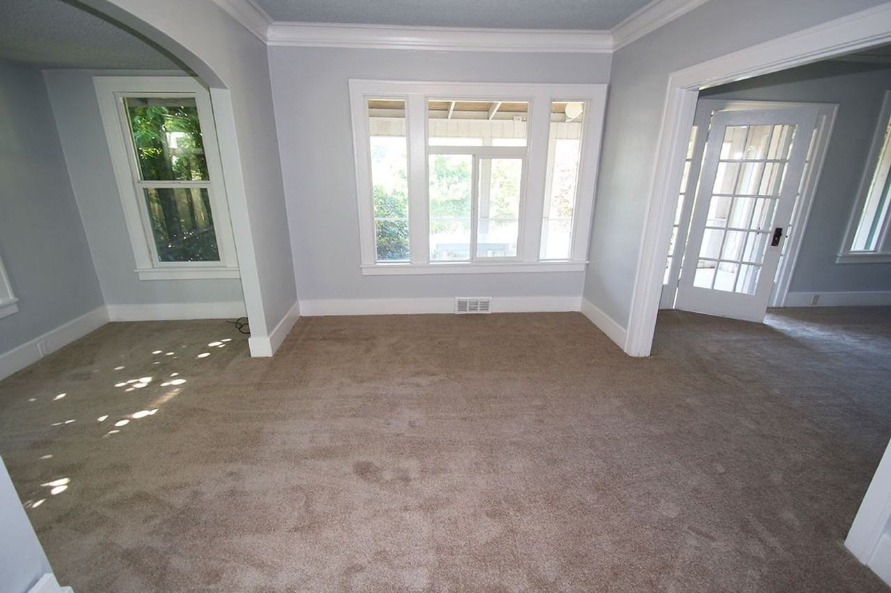 18824 Bothell Way Ne - Photo 4 of 16