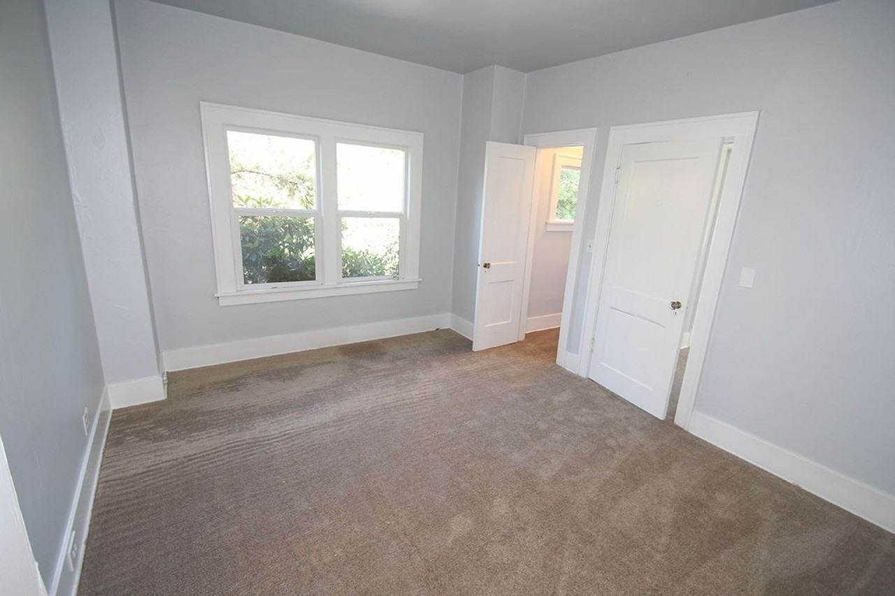18824 Bothell Way Ne - Photo 7 of 16