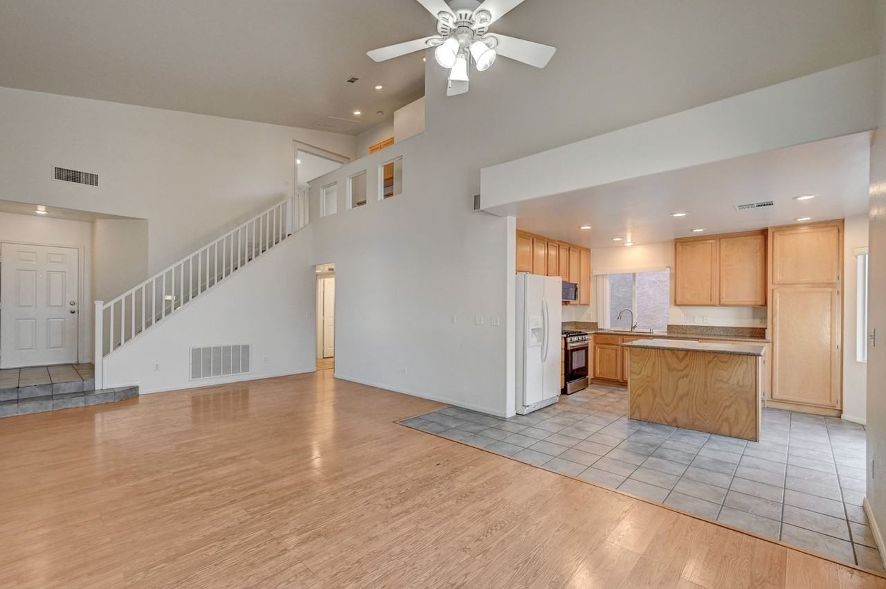 10800 Palatine Ct - Photo 3 of 15