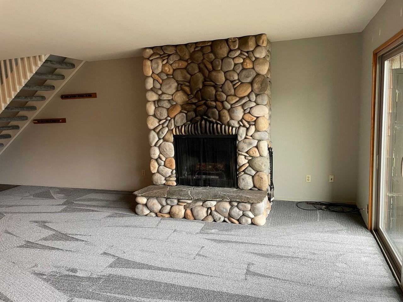 552 Christie Dr #306 - Photo 3 of 17