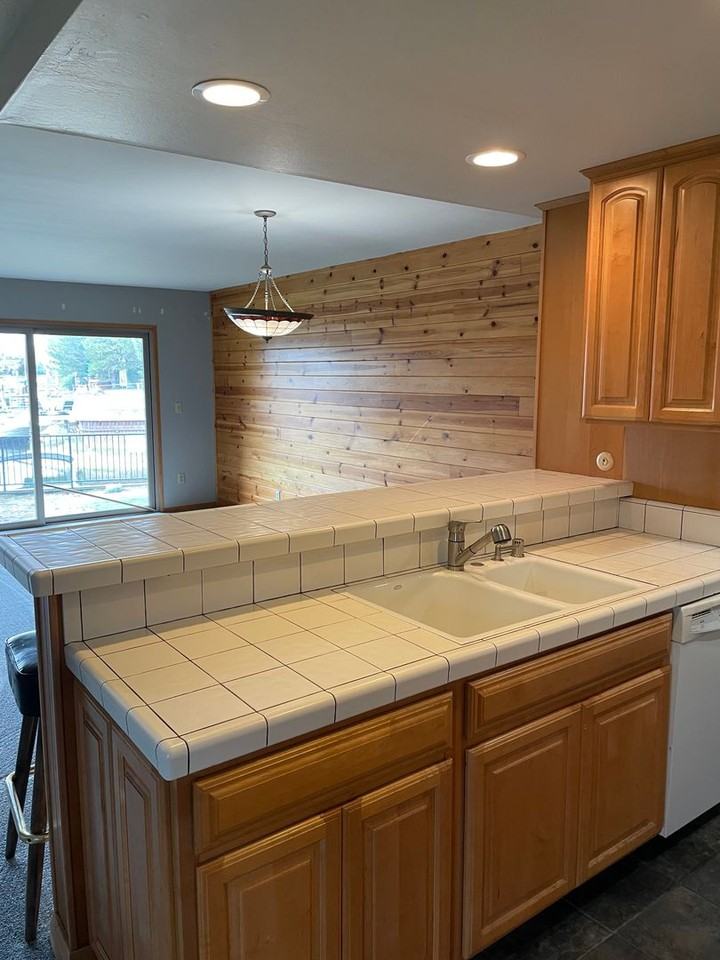 552 Christie Dr #306 - Photo 5 of 17