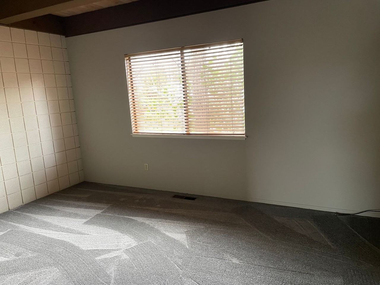 552 Christie Dr #306 - Photo 7 of 17