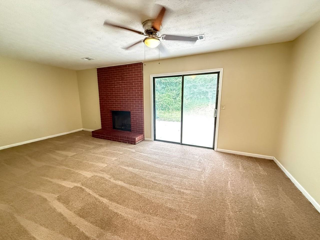8685 Ashley Way - Photo 3 of 11